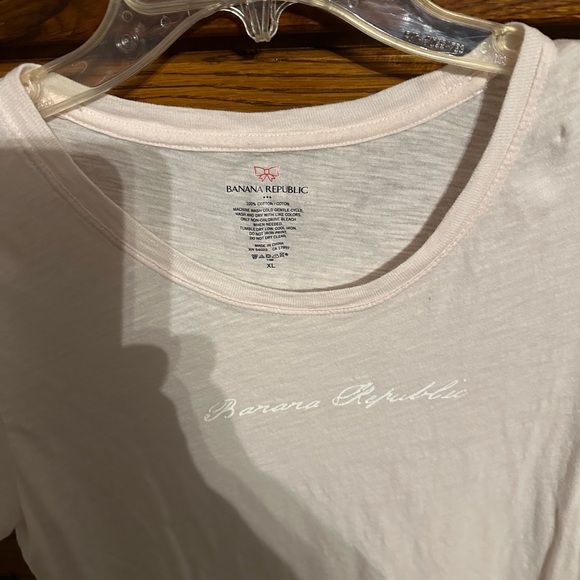 Banana Republic Pink Fitted Short Sleeve T-Shirt - Picture 2 of 3